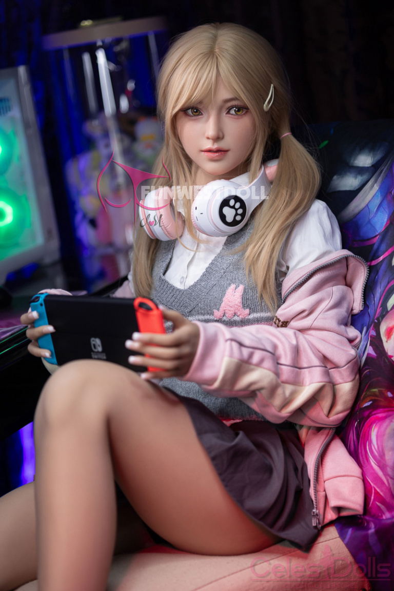 Funwest Doll 159cm Gamer Alice 2