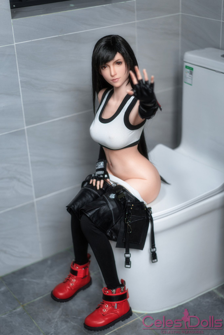 Game Lady Doll 100cm Tifa Bathroom 2