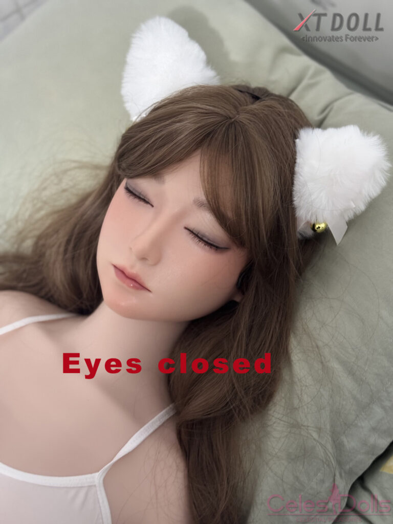 XT Doll Realistic Eyelid Movement 3