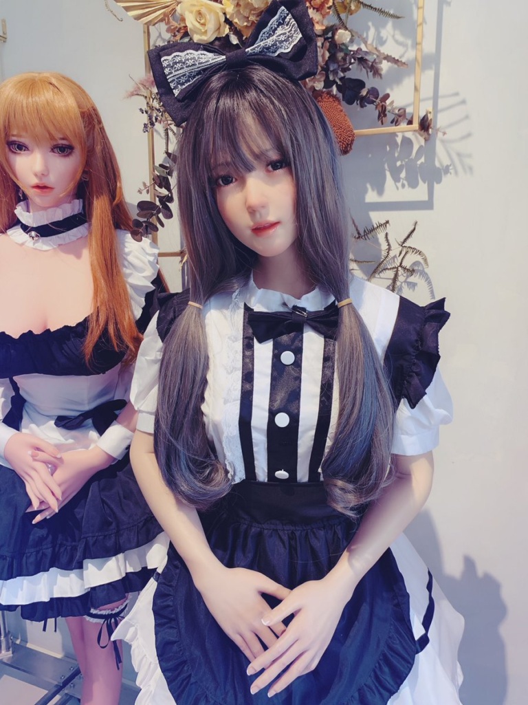 mitica doll maid cafe 2